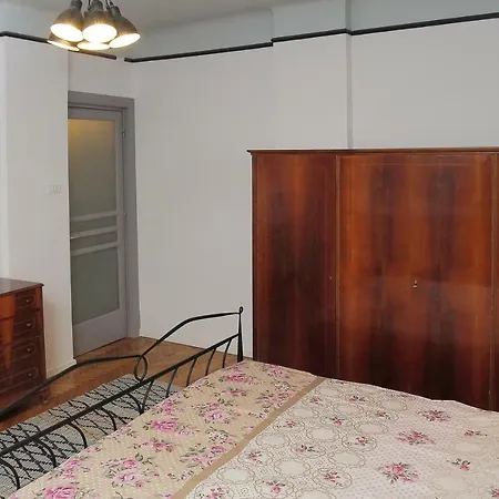 Old City Charming Classic Appartement Bucarest