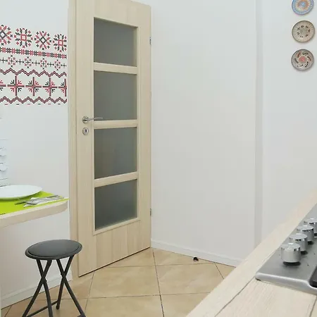 Апартаменти Old City Charming Classic Бухарест